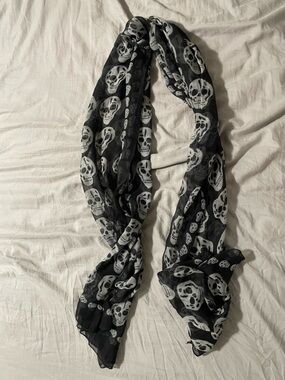 3/$10 Skull Print Black & Light Grey Scarf